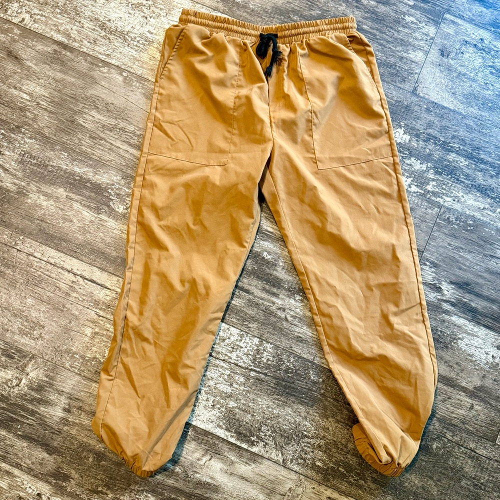 Brown/Tan Men’s Medium Joggers